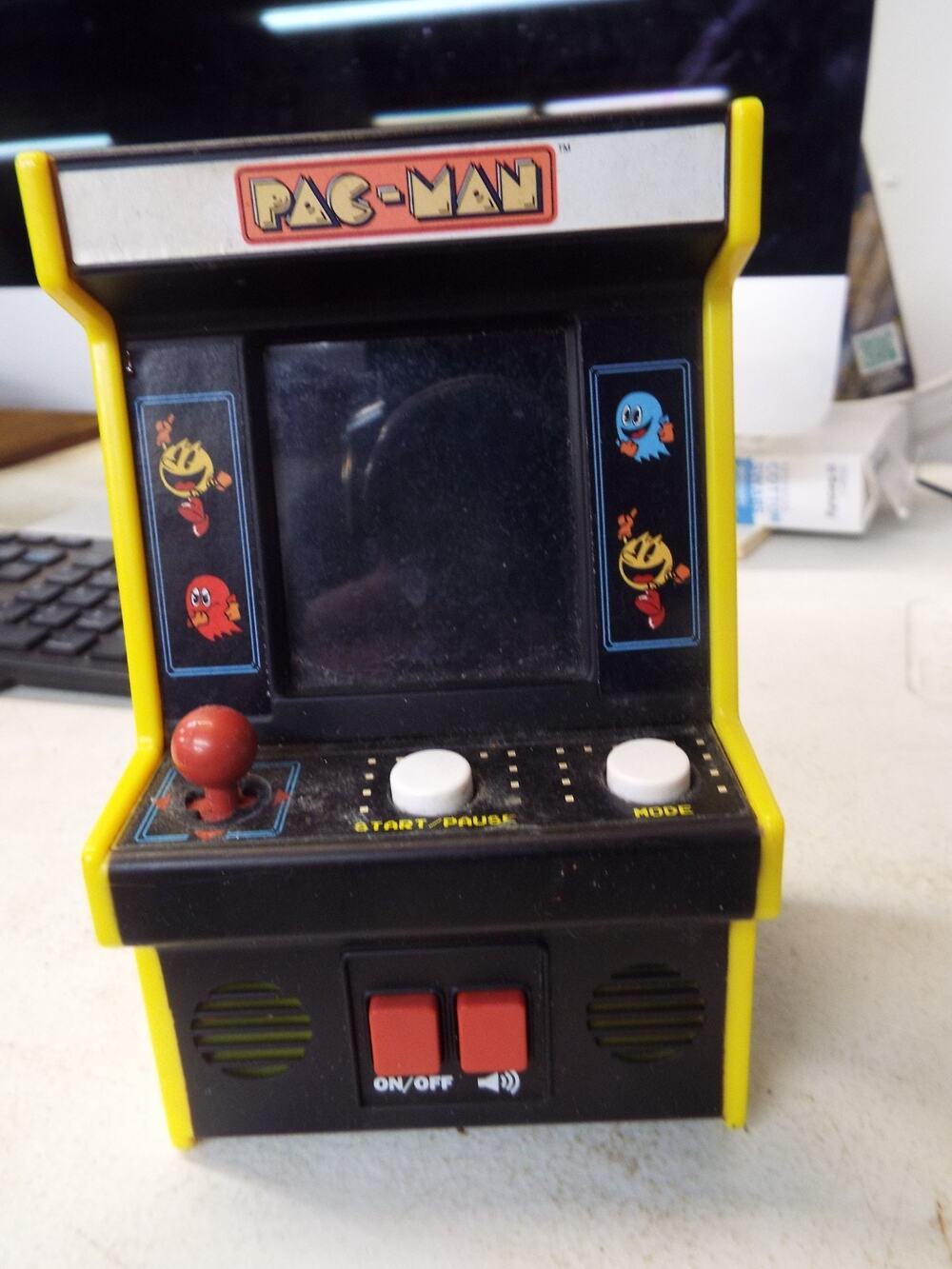 Pac-Man Retro Mini Arcade Machine Handheld Video Game Tested Working - Picture 1 of 7